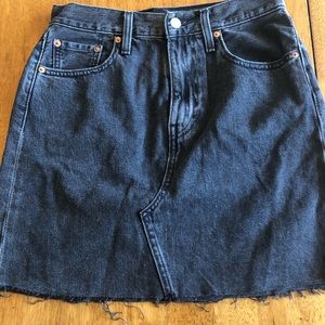 Women’s Levi skirt